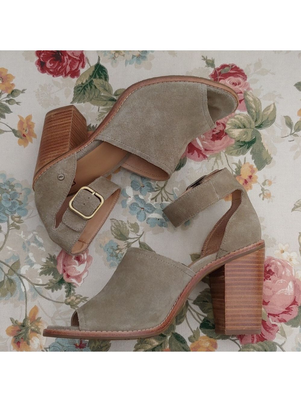 UGG Aja Olive Green Suede Leather Ankle Strap Sandals with Block Heel size 10
